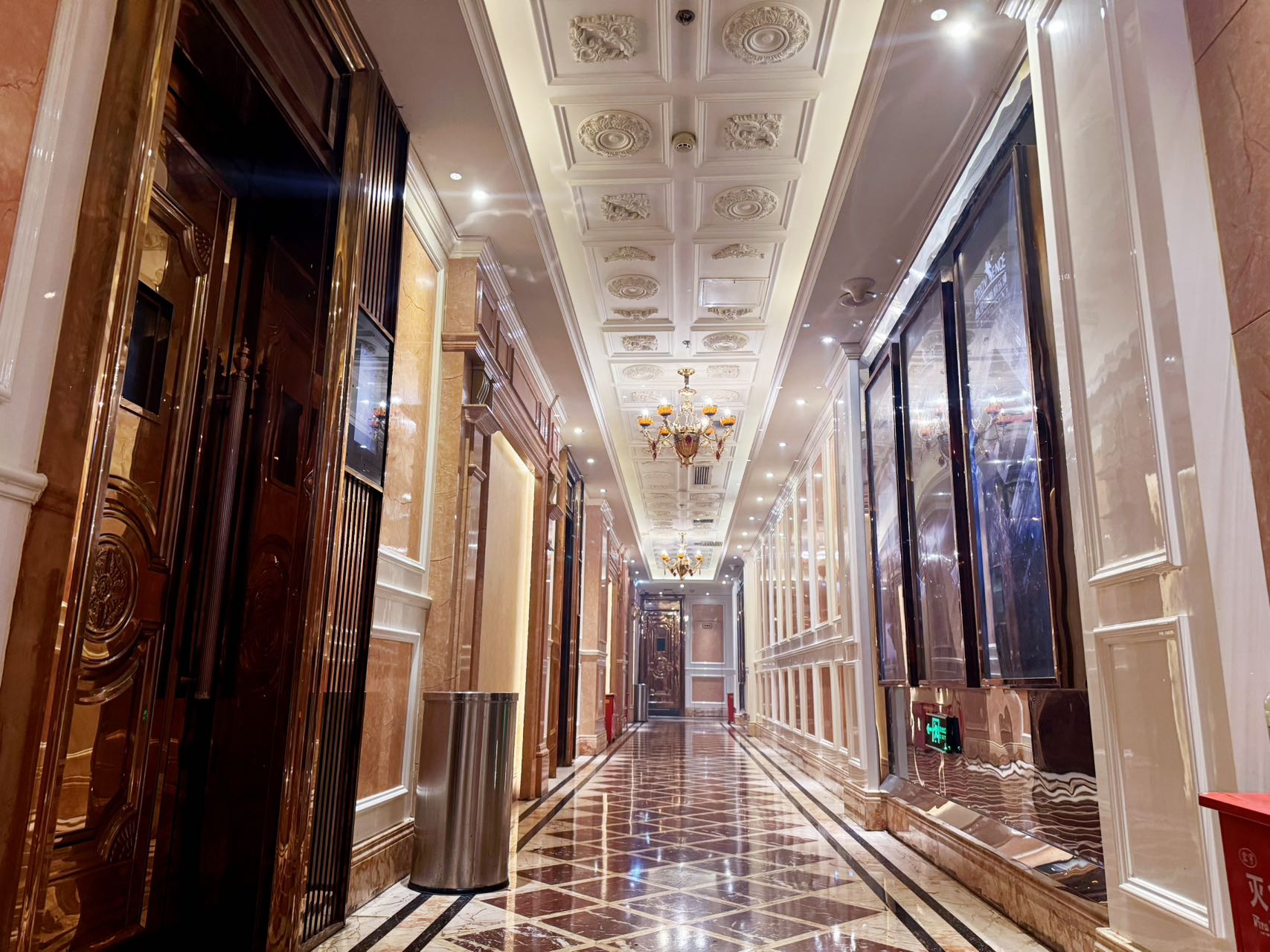 武汉光谷中端｜普罗旺斯KTV